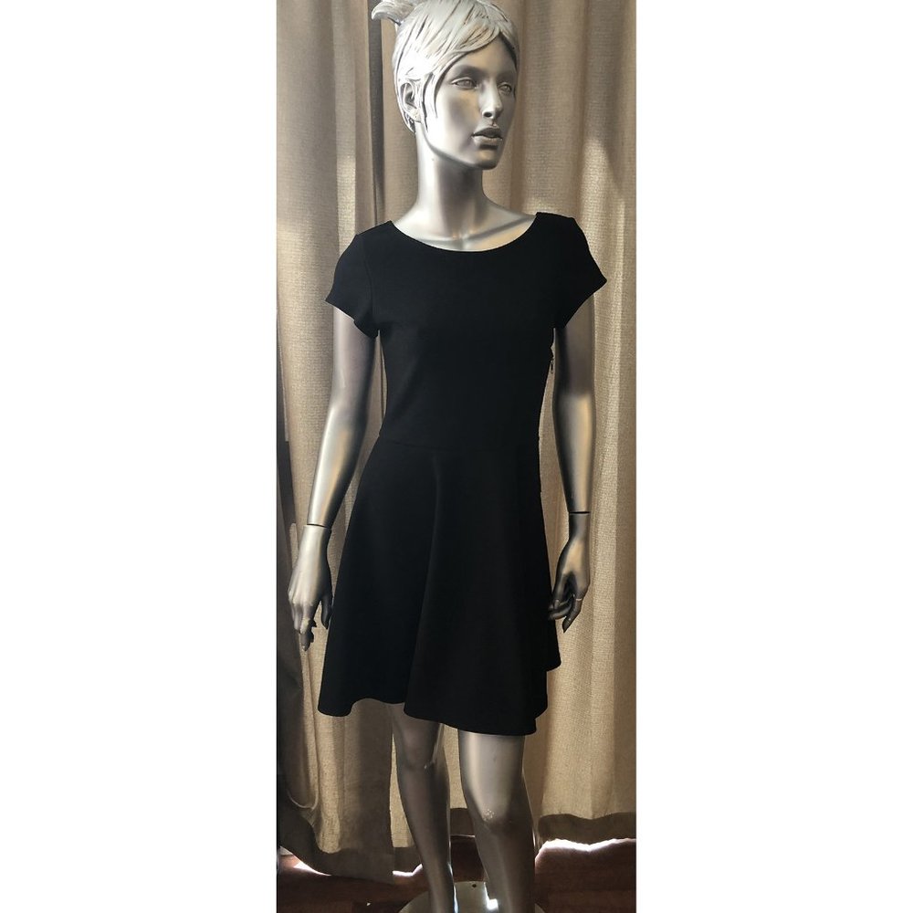 Love Ady Black Casual Short Mini Dress Cap Sleeve Side Zip Size Medium Polyester